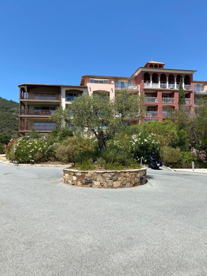 Appart. Vue Mer Avec Piscine - Golfe De St Tropez Les Issambres Dış mekan fotoğraf